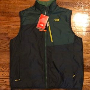 The North Face XL Reversible Trinity vest NWT